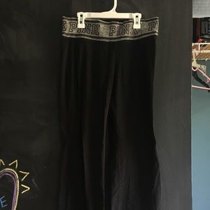 Victoria Secret: Pink Yoga Pants